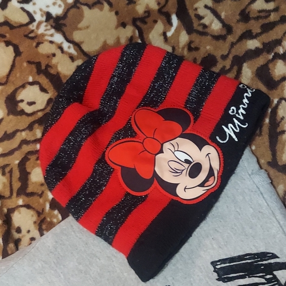 SALE‼️ BUNDLE Hat and Lace Trim Sweatshirt - Picture 2 of 6